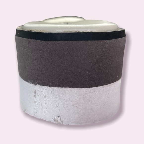 Charles David Cream Leather Silver Studded Crisscross Strap Platform Sandals - Picture 11 of 11